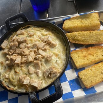 Craft House Pizza - Chicken Alfredo - Pizza Near Me - Louisville, Kentucky Craft House Pizza - Chicken Alfredo - Pizza Near Me - Louisville, Kentucky