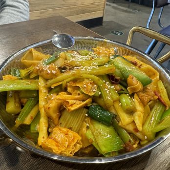 Noodle Dynasty - chicken stir fry noodle - Noodles Near Me - Beaverton, Oregon Noodle Dynasty - chicken stir fry noodle - Noodles Near Me - Beaverton, Oregon