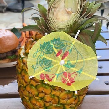 Barefoot Beach Cafe - Pineapple smoothie - Breakfast & Brunch Near Me - Honolulu, Hawaii