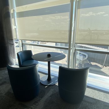 United Club - Airport Lounges Near Me - Newark, New Jersey