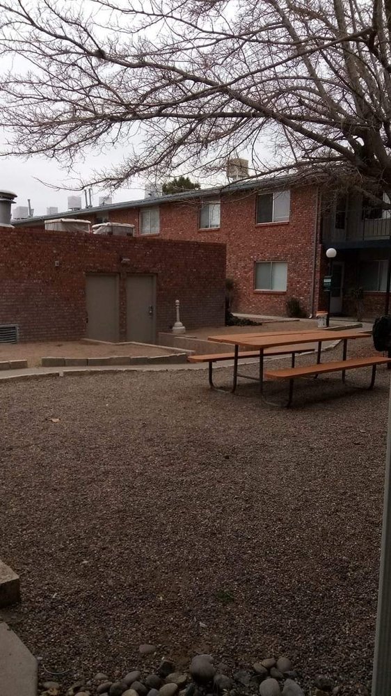 MONTANO COURT APARTMENTS Updated October 2024 6001 Montaño Rd NW