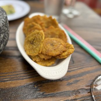 Parador Rojo Restaurant - Fried Plantains - Colombian Near Me - Elizabeth, New Jersey Parador Rojo Restaurant - Fried Plantains - Colombian Near Me - Elizabeth, New Jersey