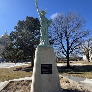 Iowa State Capitol - Landmarks & Historical Buildings Near Me - Des Moines, Iowa Iowa State Capitol - Landmarks & Historical Buildings Near Me - Des Moines, Iowa