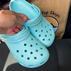 Flip Flop Shops - My new & first crocs!