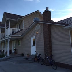 Bryce Canyon Livery Bed & Breakfast - Nice place to stay if you visit Bryce Canyon. It is 7 miles from the park.