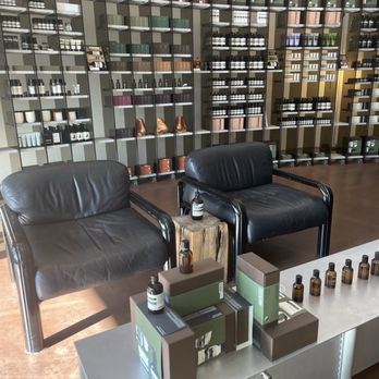 Aesop Pasadena - Cosmetics & Beauty Supply Near Me - Pasadena, California
