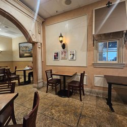 Bistro Tupaz - Interior