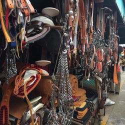 Mercado Indepenciana - Saddles and  gear