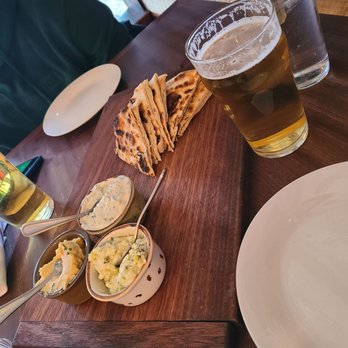 Melzingah Tap House - The pita appetizer - Beer Bar Near Me - Beacon, New York Melzingah Tap House - The pita appetizer - Beer Bar Near Me - Beacon, New York