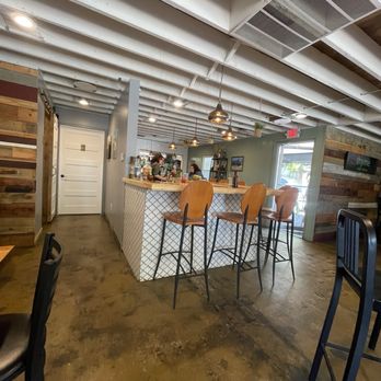 Thyme Craft Kitchen - Pre brunch barside - American Near Me - Peru, Illinois