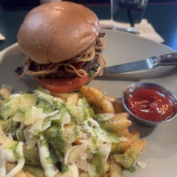 Courthouse Pub - Bbq burger - New American Near Me - Manitowoc, Wisconsin