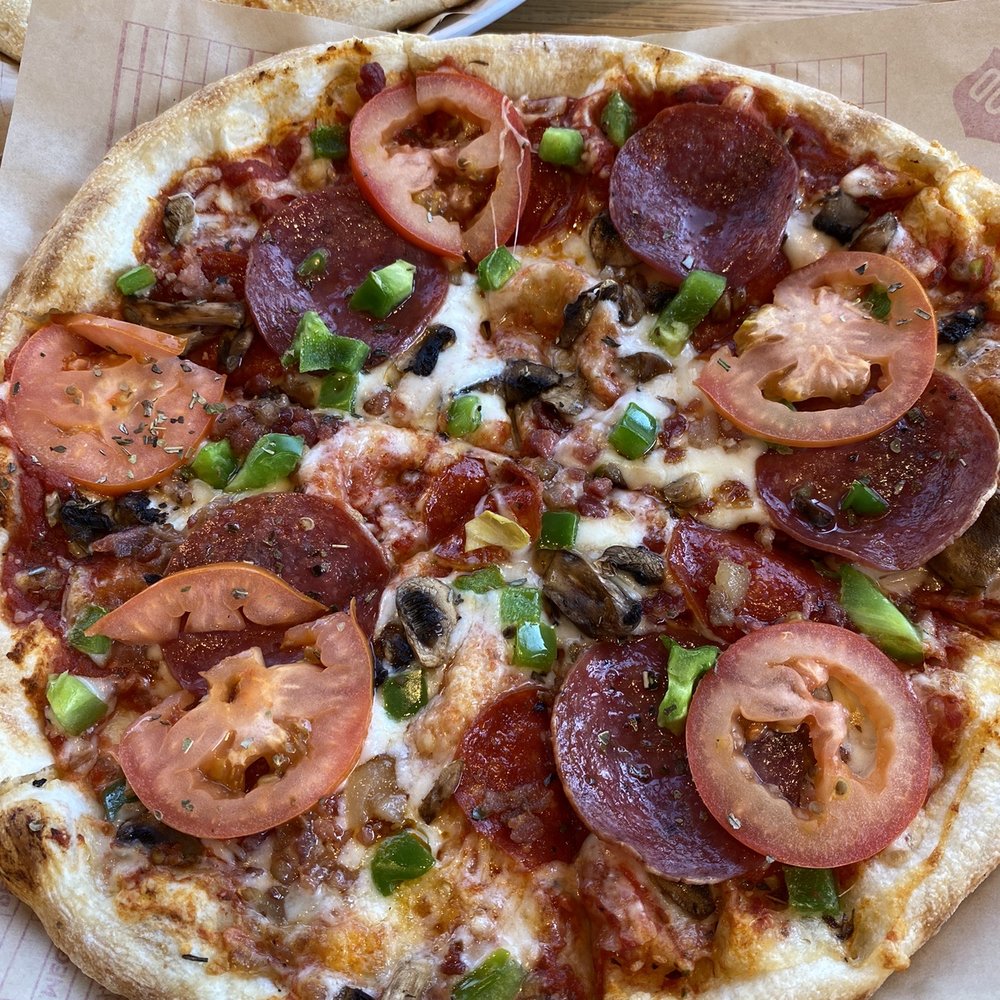 Red Marinara sauce ,pepperoni ,salami ,mushroom ,green pepper ,tomato ,Parmesan, Asiago, mozzarella cheese thin crust Red Marinara sauce ,pepperoni ,salami ,mushroom ,green pepper ,tomato ,Parmesan, Asiago, mozzarella cheese thin crust