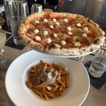 Brick Fire Tavern - New Yorker pizza A+ and spicy vodka pasta A++ - Pizza Near Me - Honolulu, Hawaii