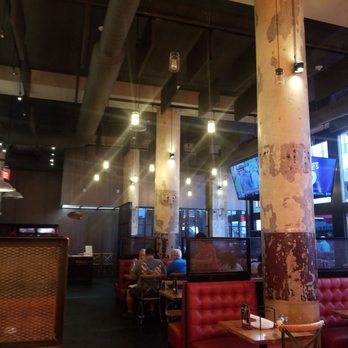 Giordano's - The front room - Pizza Near Me - Indianapolis, Indiana