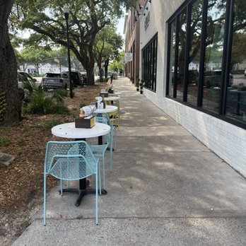 Biscuit Belly - Outdoor seating - Breakfast & Brunch Near Me - Summerville, South Carolina
