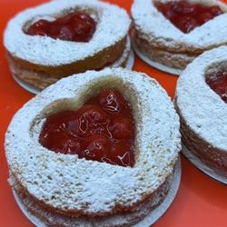 Especially Confections - Dusted Fruity Bento Cake