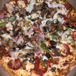 Domino's Pizza - Medium Hand tossed Extravaganza - whoever made this one did a beautiful job