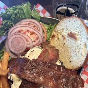Flathead Lake Brewing Co. Pubhouse - Popper Burger - American Near Me - Bigfork, Montana