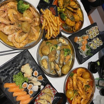 Meet Sushi and Boil - 2 lbs of shrimp, 2 lbs of mussels, sushi, appetizers - Noodles Near Me - Toronto, Ontario