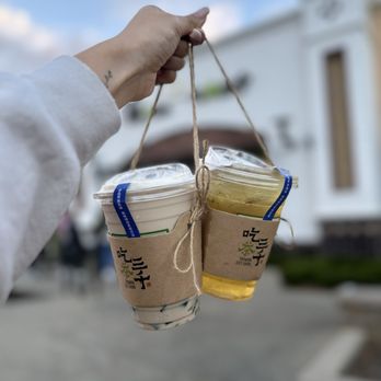 Chicha San Chen - Left: Dong Ding Oolong Tea Latte w/ Grass Jelly ($7.75) Right: Honey Osmanthus Oolong Tea ($6.75) - Bubble Tea Near Me - Cupertino, California