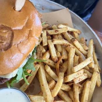 1909 - Yummy burgers! - Bars Near Me - Temecula, California