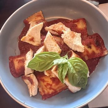 La Terraza Cafe - Cheese ravioli with chicken and marinara sauce - Cafes Near Me - Los Angeles, California