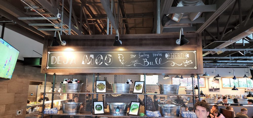 Tipsy Cow Burger Bar - Woodinville