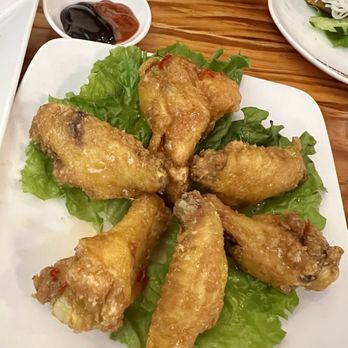 Mama Pho - 6 Piece Mama Chicken Wings - Vietnamese Near Me - Honolulu, Hawaii