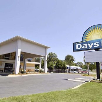 Days Inn by Wyndham Cheraw - Welcome to the Days Inn Cheraw-Market Street - Hotels Near Me - Cheraw, South Carolina Days Inn by Wyndham Cheraw - Welcome to the Days Inn Cheraw-Market Street - Hotels Near Me - Cheraw, South Carolina