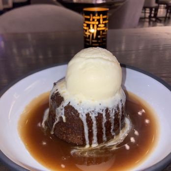 Gordon Ramsay Hell's Kitchen - sticky toffee pudding - New American Near Me - Miami, Florida