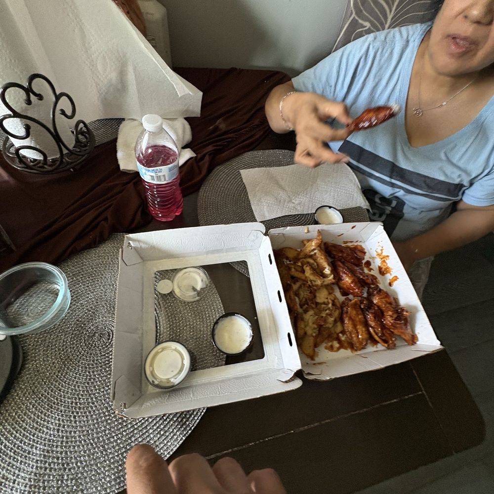 Buffalo Wild Wings - My food to go / leftovers - Chicken Wings Near Me - Carson, California