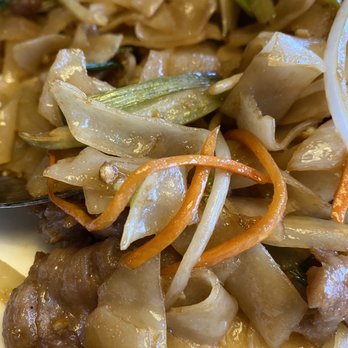 Duck n Bao - Beef with flat rice noodles. - Szechuan Near Me - Cypress, Texas