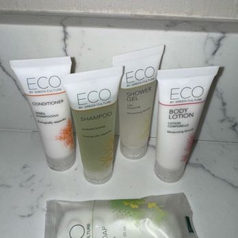 Montreal Suites - Amenities in the bathroom - Hotels Near Me - Orlando, Florida Montreal Suites - Amenities in the bathroom - Hotels Near Me - Orlando, Florida