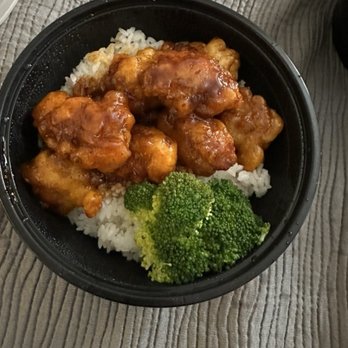 Royal Dragon - General toes chicken - Chinese Near Me - Niagara Fall, New York Royal Dragon - General toes chicken - Chinese Near Me - Niagara Fall, New York