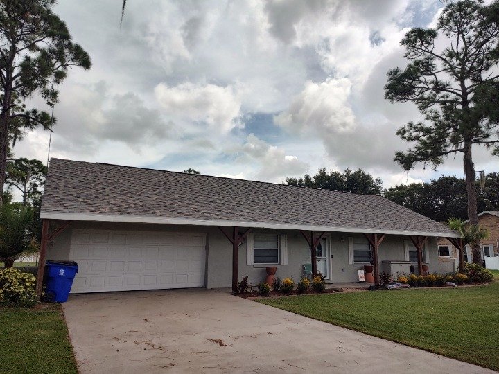 Slide of Parlament Roofing & Construction