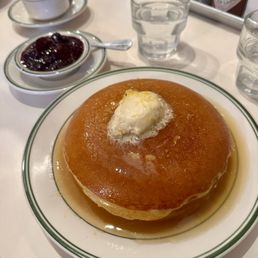 THE Golden Diner pancakes **** THE Golden Diner pancakes ****