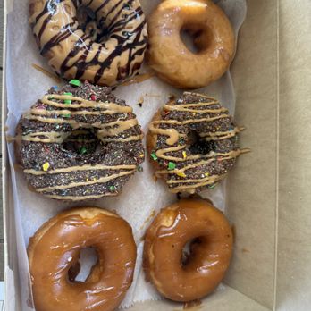 The Donut Experiment - Salted Caramel (2), Plain Glazed, Chocolate with Peanut Butter (2), Glazed with Chocolate Drizzle - Donuts Near Me - Anna Maria, Florida The Donut Experiment - Salted Caramel (2), Plain Glazed, Chocolate with Peanut Butter (2), Glazed with Chocolate Drizzle - Donuts Near Me - Anna Maria, Florida