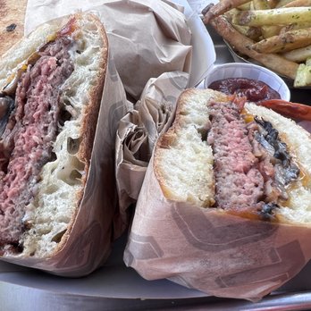 Gotts Roadside - Wisconsin burger - Burgers Near Me - Napa, California Gotts Roadside - Wisconsin burger - Burgers Near Me - Napa, California