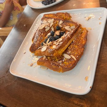 Home Kitchen - Blueberry French toast - Breakfast & Brunch Near Me - Round Rock, Texas Home Kitchen - Blueberry French toast - Breakfast & Brunch Near Me - Round Rock, Texas