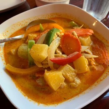 Anchan Thai Cuisine - yellow curry with chicken - Thai Near Me - Bala Cynwyd, Pennsylvania