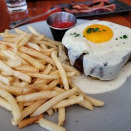 Monte Cristo Sandwich - quite heavy, but tasty