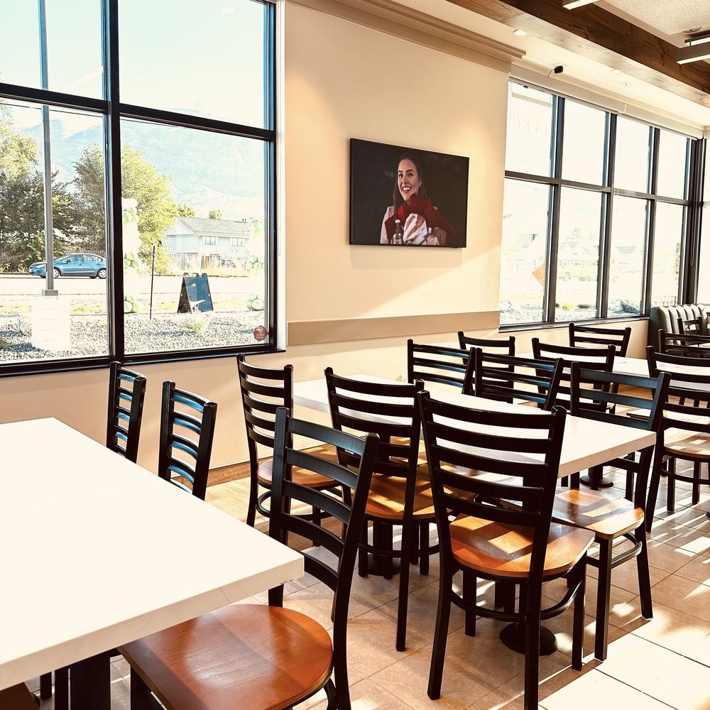 Kneaders Bakery & Cafe - Cafes Near Me - Pleasant Grove, Utah