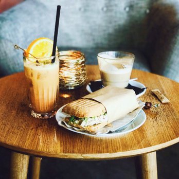 NOHO - Tuna Avocado sandwich with passion fruit juice and latte - Shared Office Spaces Near Me - Copenhagen, 84