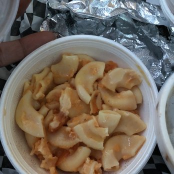 Randys Chicken And Waffles - Old dry Mac and cheese - Soul Food Near Me - Lancaster, California