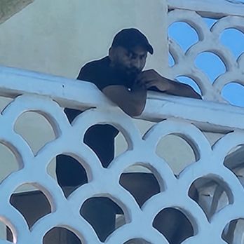 Bsea Cancun Plaza Hotel - This is the man that followed my daughter and I to our room.  He was on the second floor and we were on the fourth floor. - Hotels Near Me - Cancún, ROO