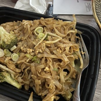 Thai Talay - Chicken and Shrimp Pad Thai - Thai Near Me - Westchester, California Thai Talay - Chicken and Shrimp Pad Thai - Thai Near Me - Westchester, California