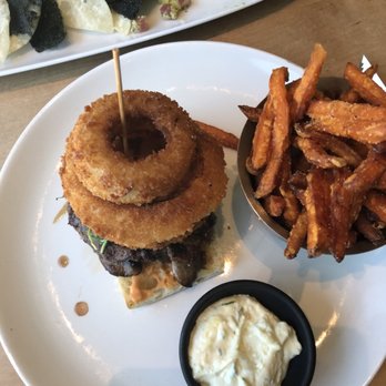 Moxies Richmond Restaurant - beef dip - Steakhouses Near Me - Richmond, British Columbia