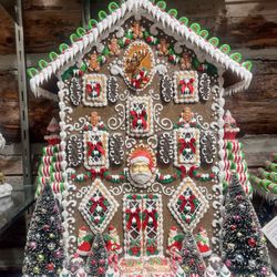 Gorsuch - Vail Village - Fabulous gingerbread houses