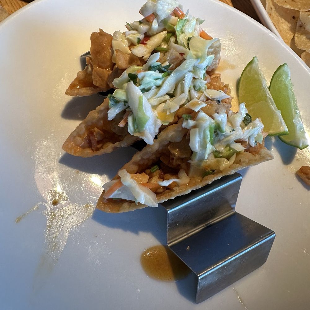 Applebee's Grill + Bar - Chicken Wonton Tacos - American Near Me - La Habra, California Applebee's Grill + Bar - Chicken Wonton Tacos - American Near Me - La Habra, California
