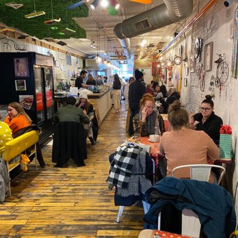 Geppetto Cafe - Dining room - Creperies Near Me - Pittsburgh, Pennsylvania